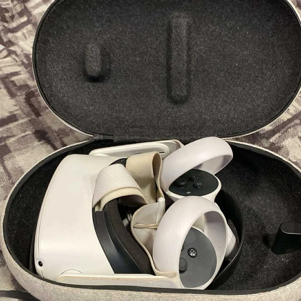 Oculus Quest 2 White Standalone VR Headset